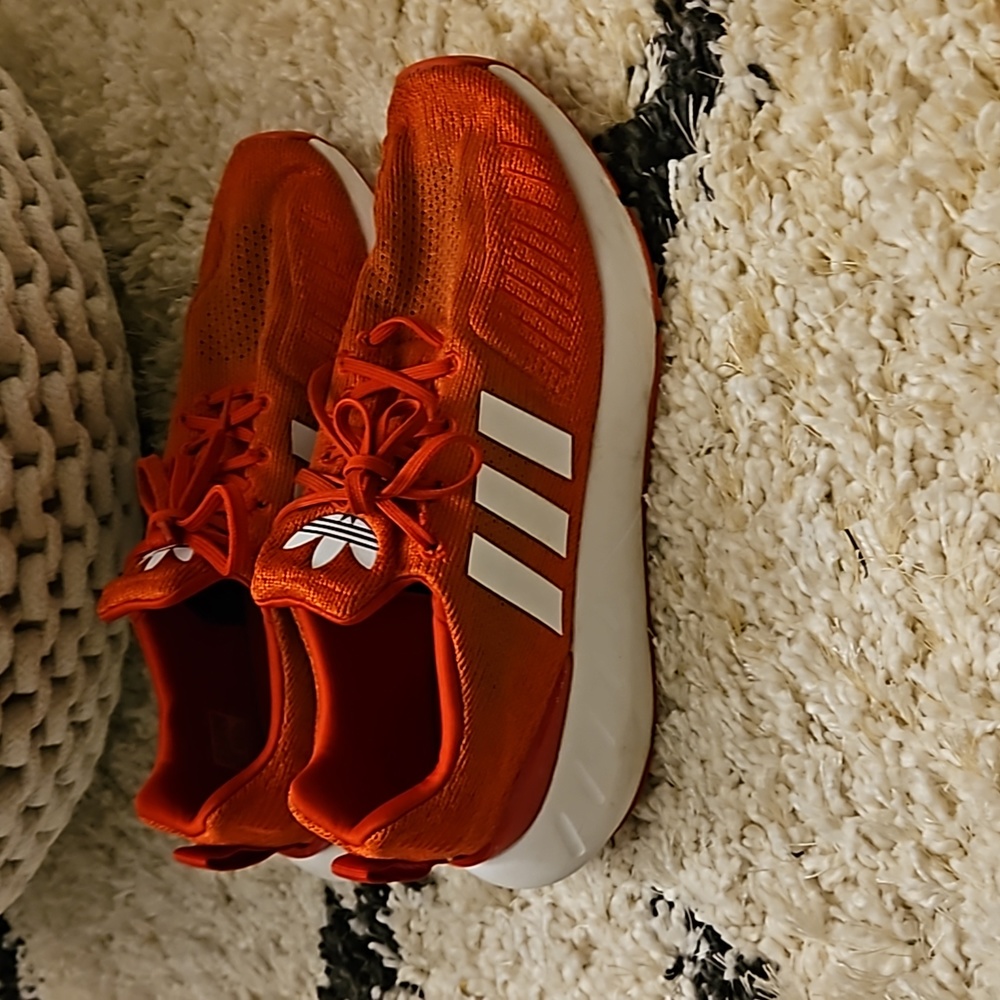 Adidas Swift Run - image 4